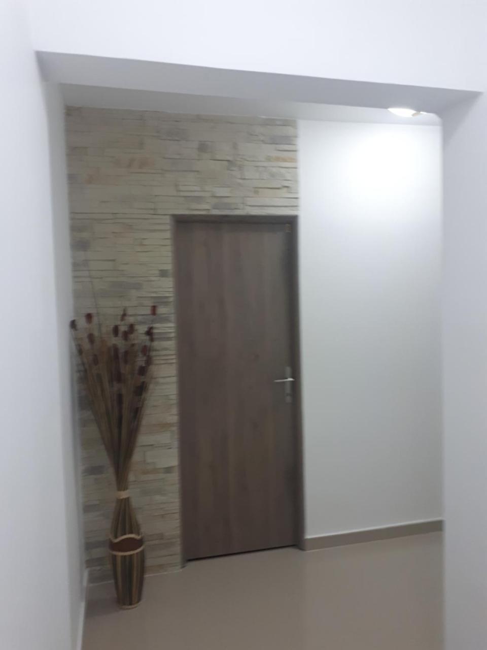 Apartament Premium Travel Apartment Oradea Bagian luar foto