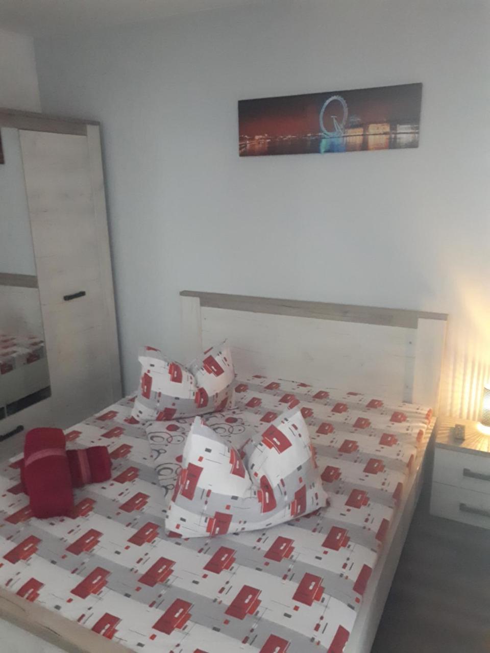 Apartament Premium Travel Apartment Oradea Bagian luar foto