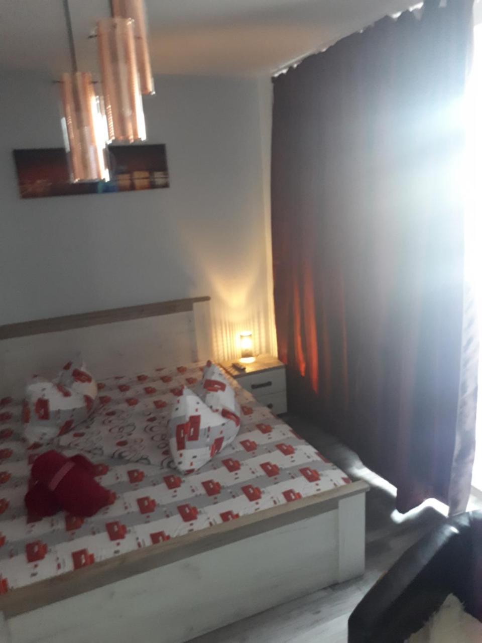 Apartament Premium Travel Apartment Oradea Bagian luar foto