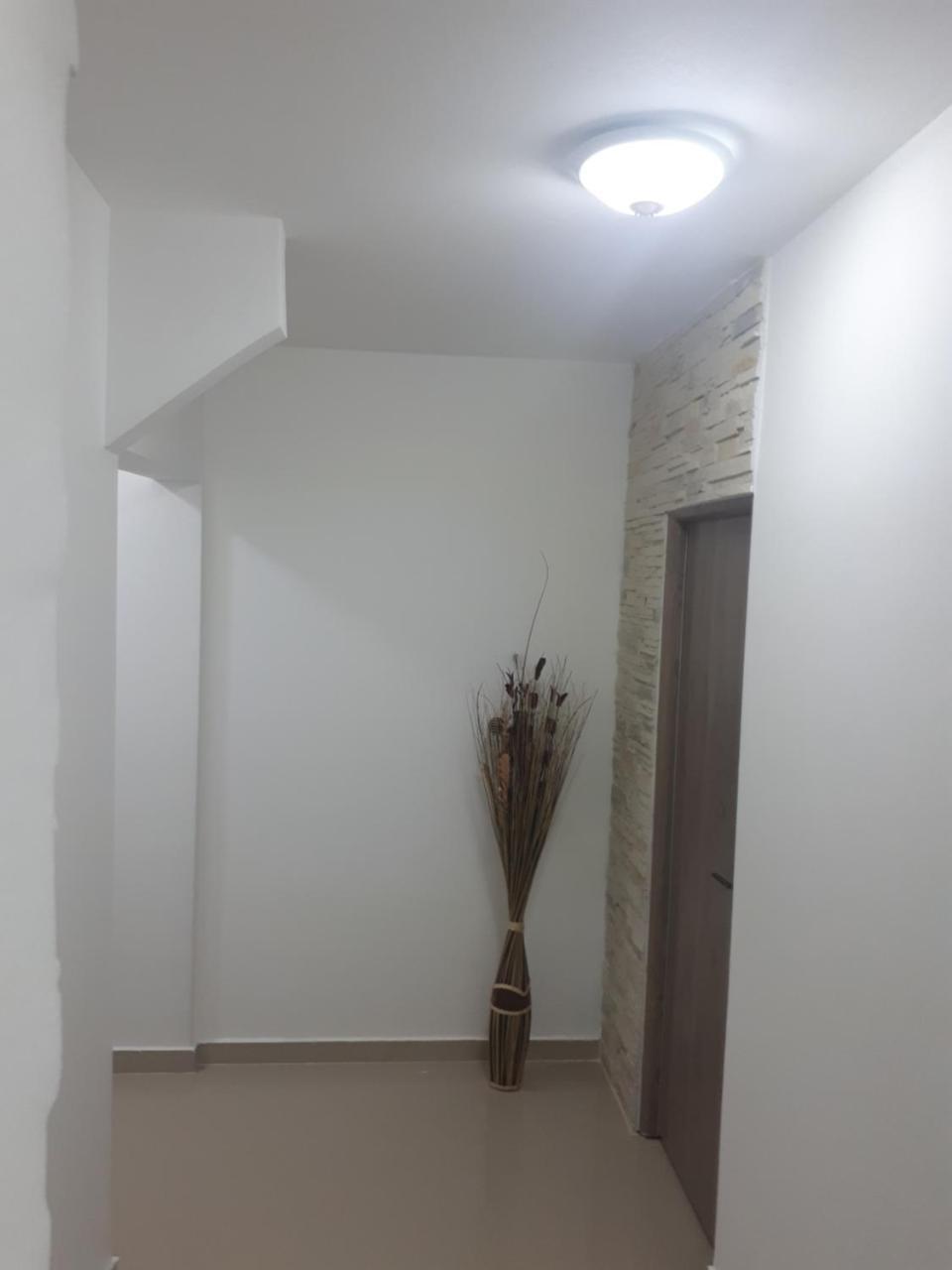 Apartament Premium Travel Apartment Oradea Bagian luar foto